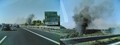In macchina verso Acerra: incendio di rifiuti allo svincolo con l'asse mediano