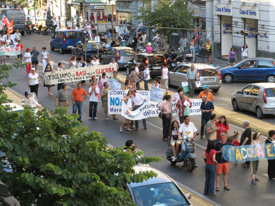 La Marcia Acerra-Napoli dei 1000 del Sì, il Corteo cittadino e la Manifestazione in Piazza Dante