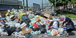 Napoli sommersa dai rifiuti