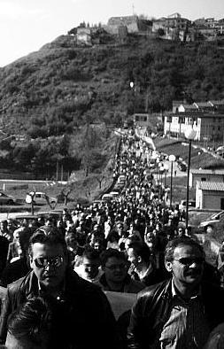 La lunga marcia dei manifestanti da Savignano verso Pustarza