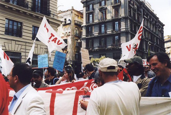 Napoli 19 Maggio: Manifestanti in Piazza ancini